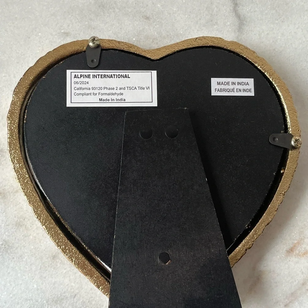 GOLD HEART SHAPED PHOTO FRAME 5x5” FREE STANDING (NEW) metal texture frame